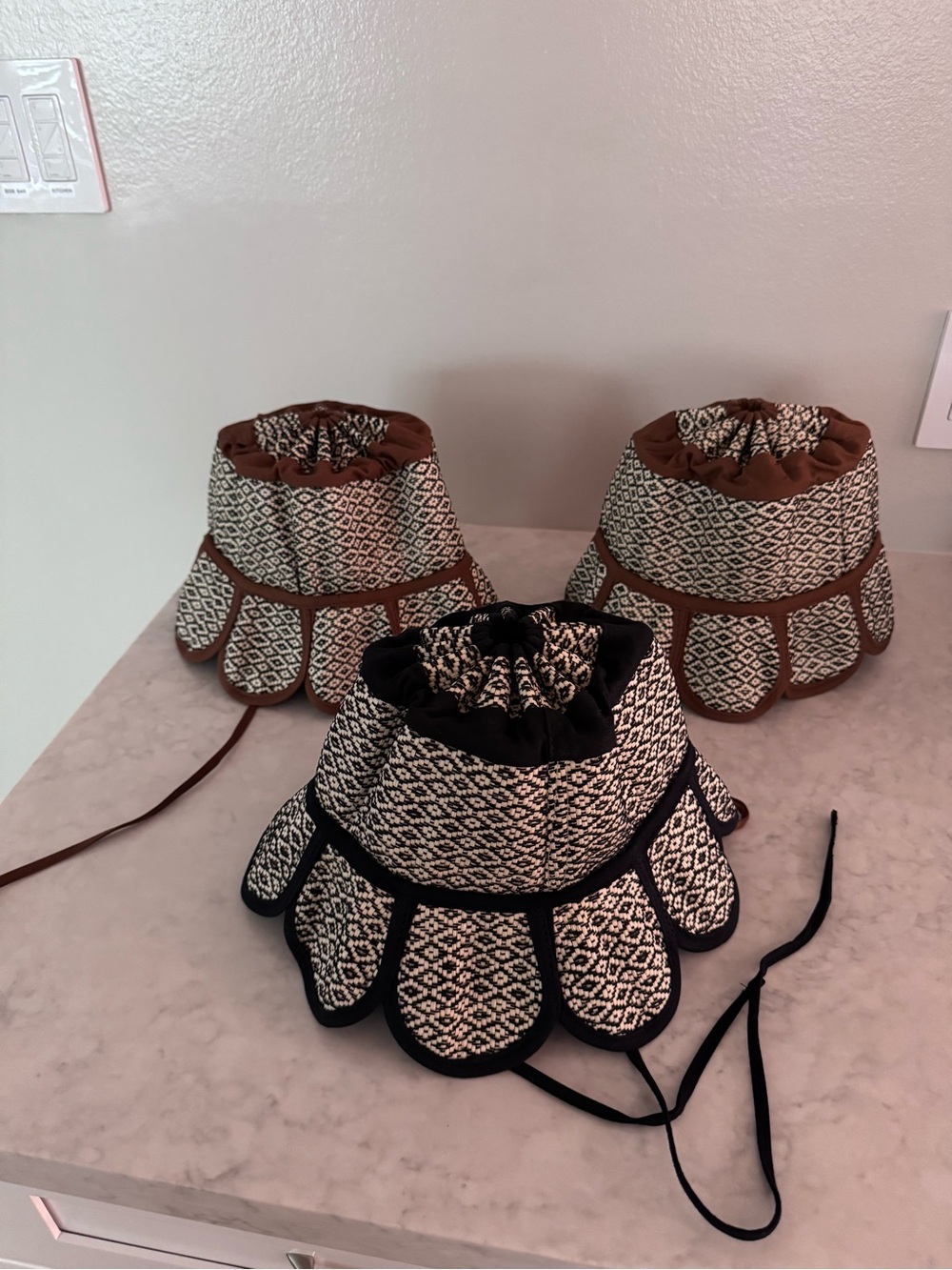 Set of 3 kids Petal sun hat Floral-Edged Bucket Hat - Black & Brown